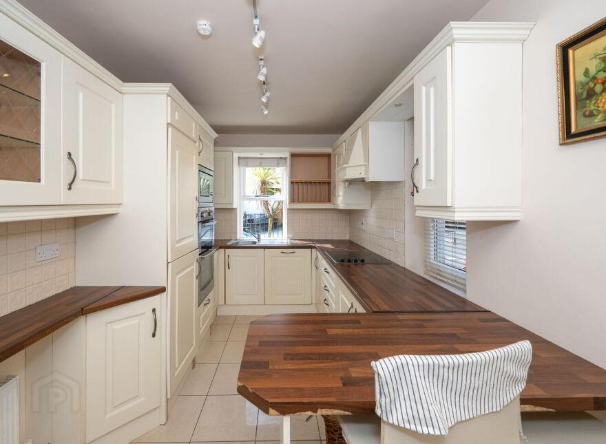 20 Lower O'Connell Street, Kinsale, P17PK44