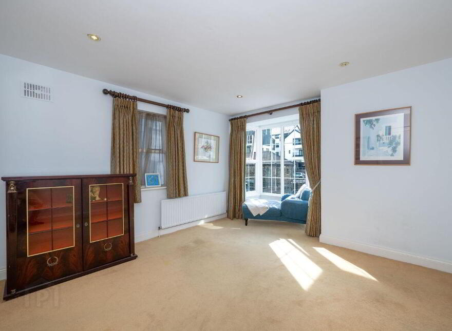20 Lower O'Connell Street, Kinsale, P17PK44