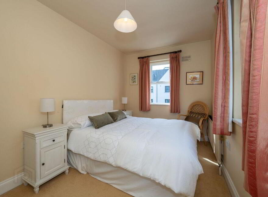 20 Lower O'Connell Street, Kinsale, P17PK44