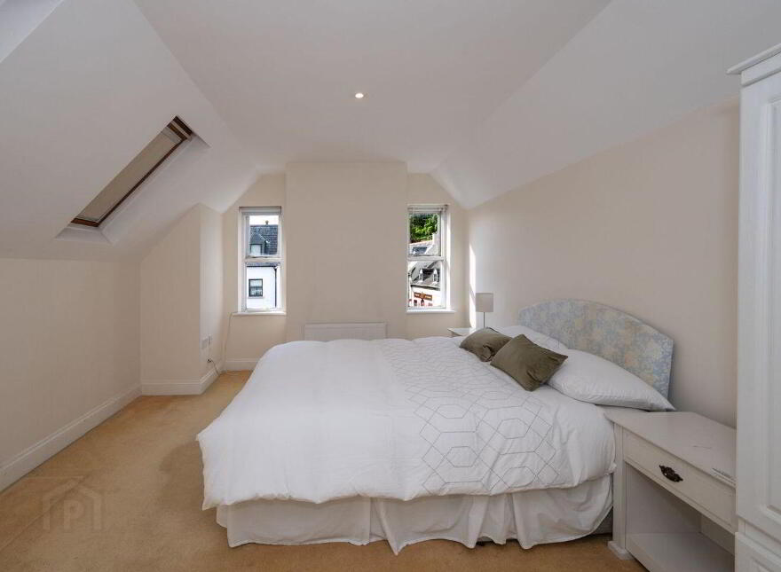 20 Lower O'Connell Street, Kinsale, P17PK44