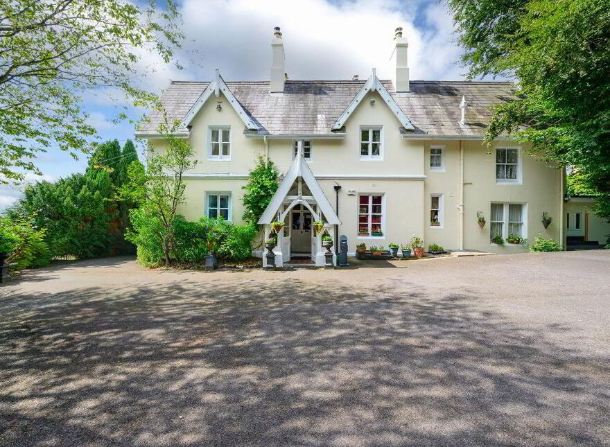 Robin Hill, Lake Road, Cobh, P24RY88 photo