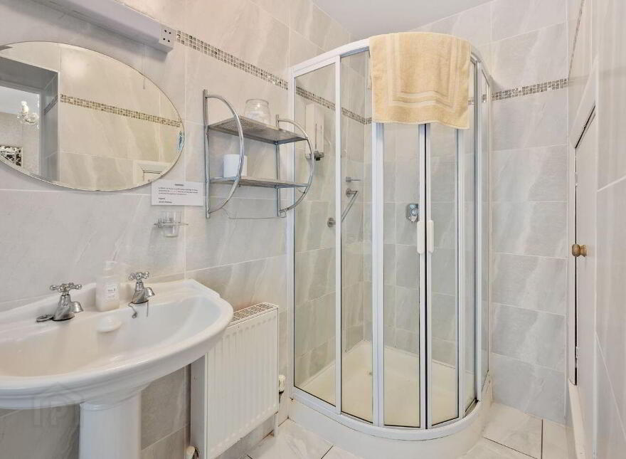 Robin Hill, Lake Road, Cobh, P24RY88