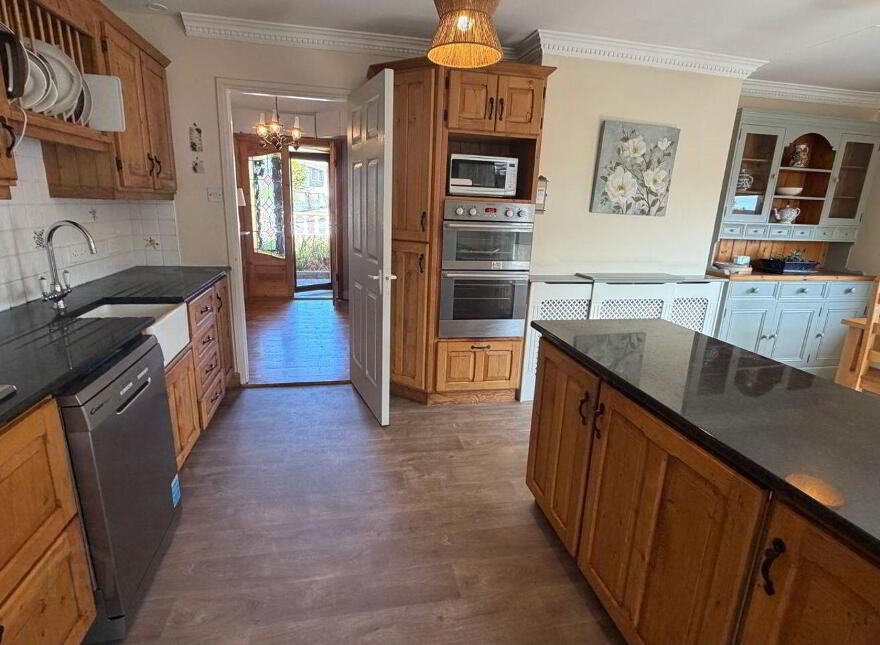 No. 8 Hilltop Park, Cobh, P24HK37