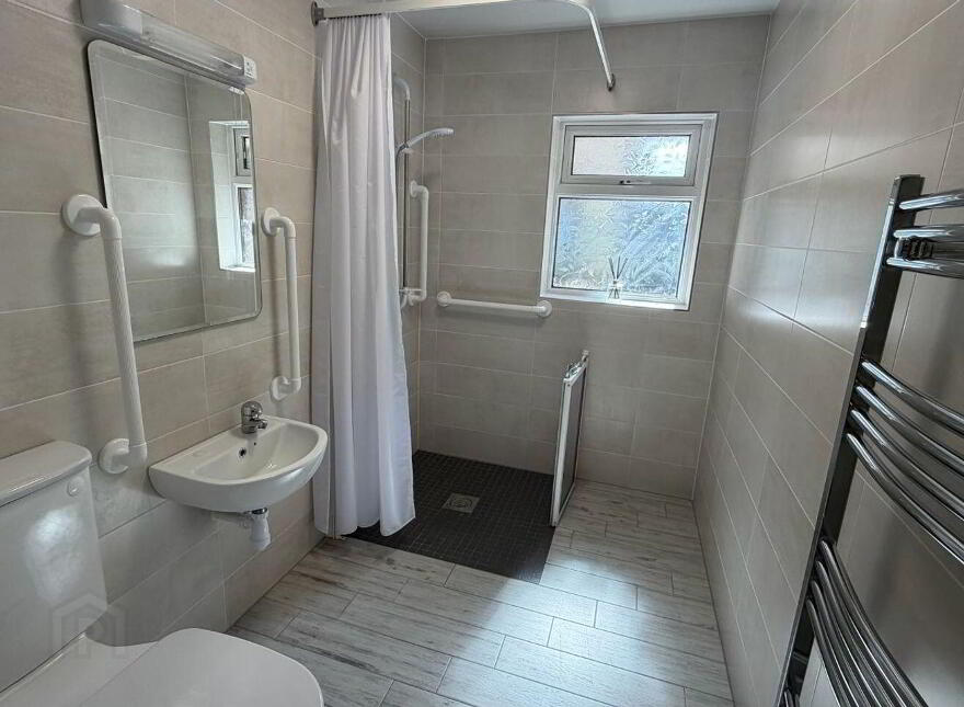 No. 8 Hilltop Park, Cobh, P24HK37
