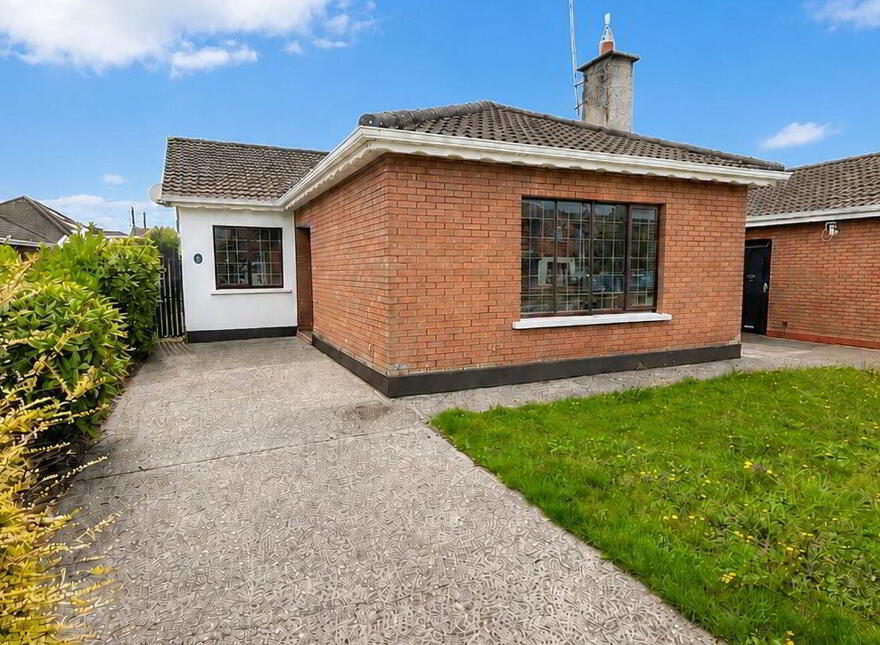 4 Manor Hill, Ballincollig, Carrigrohane, P31E397 photo