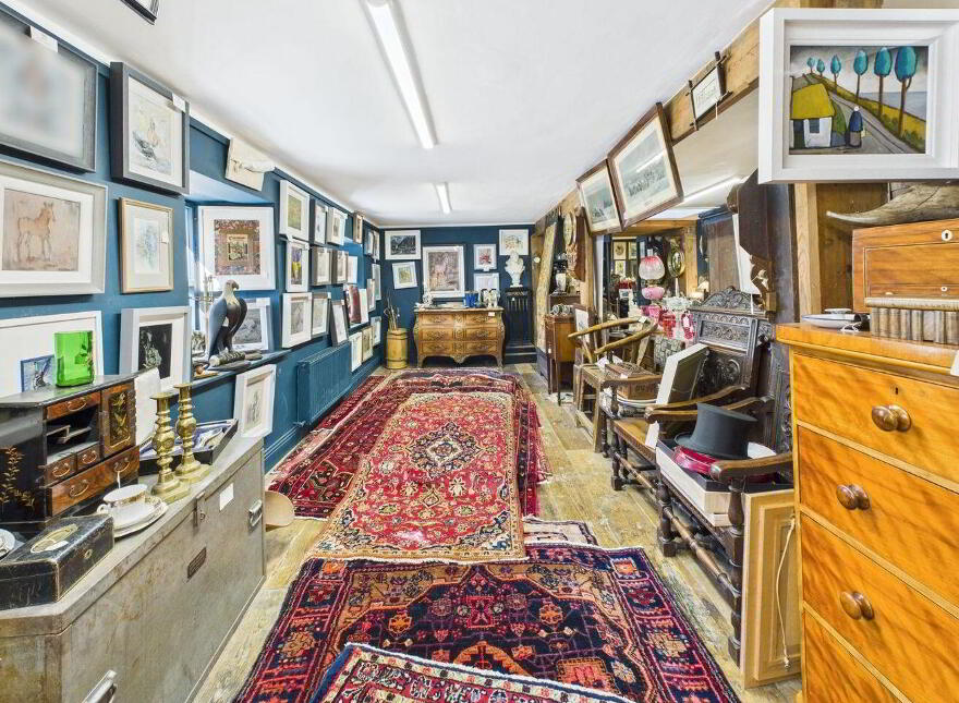 The Castle Antiques, & Craft Centre, Barrack Street, Clarecastle, Ennis, V95C6YD