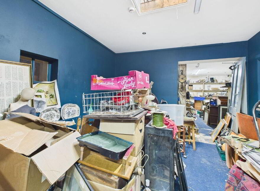The Castle Antiques, & Craft Centre, Barrack Street, Clarecastle, Ennis, V95C6YD