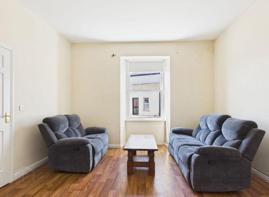 Liddane House, Gratten Street, Kilkee, V15X299
