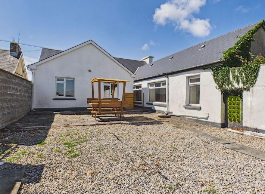 Liddane House, Gratten Street, Kilkee, V15X299