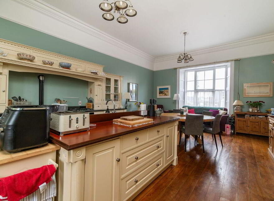 Main Street, Portarlington, R32V21D