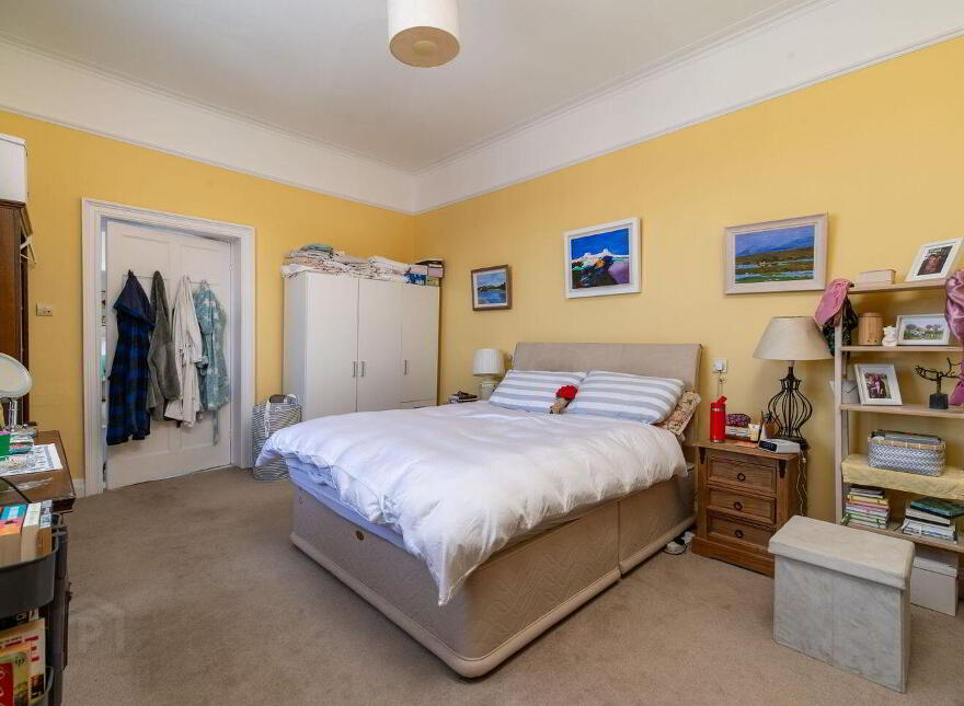 Main Street, Portarlington, R32V21D