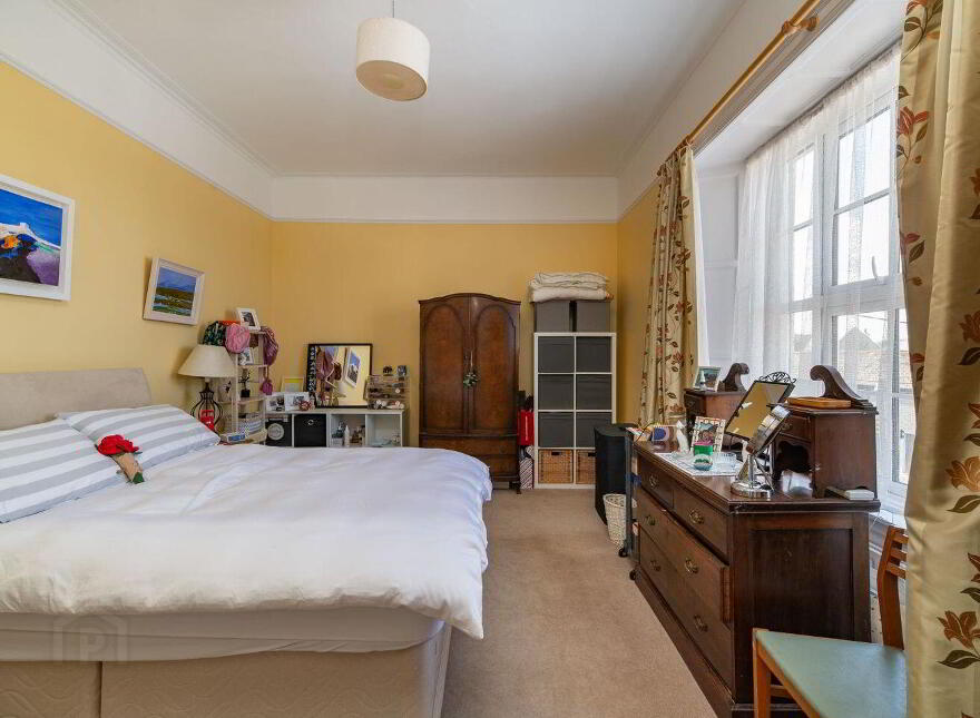 Main Street, Portarlington, R32V21D