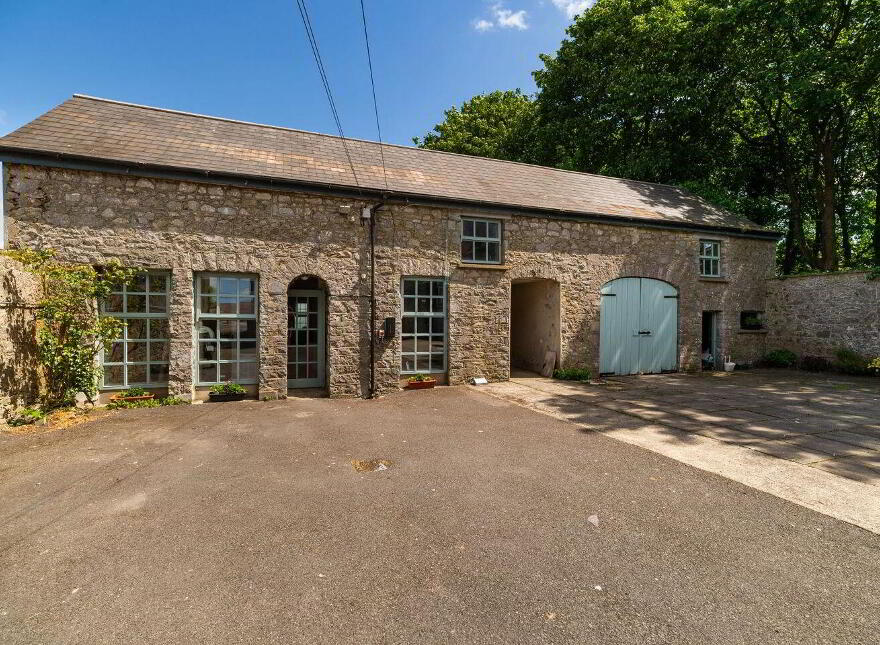 Main Street, Portarlington, R32V21D
