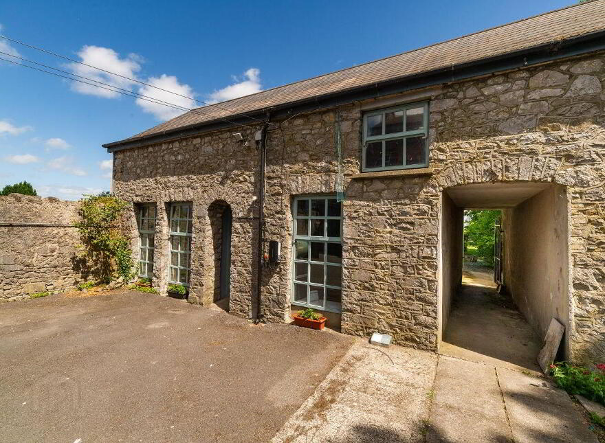 Main Street, Portarlington, R32V21D