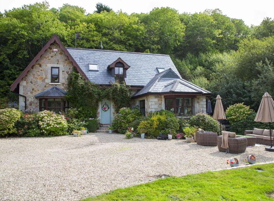 East, Gate Lodge, Glenart, Arklow, Y14HC98 photo