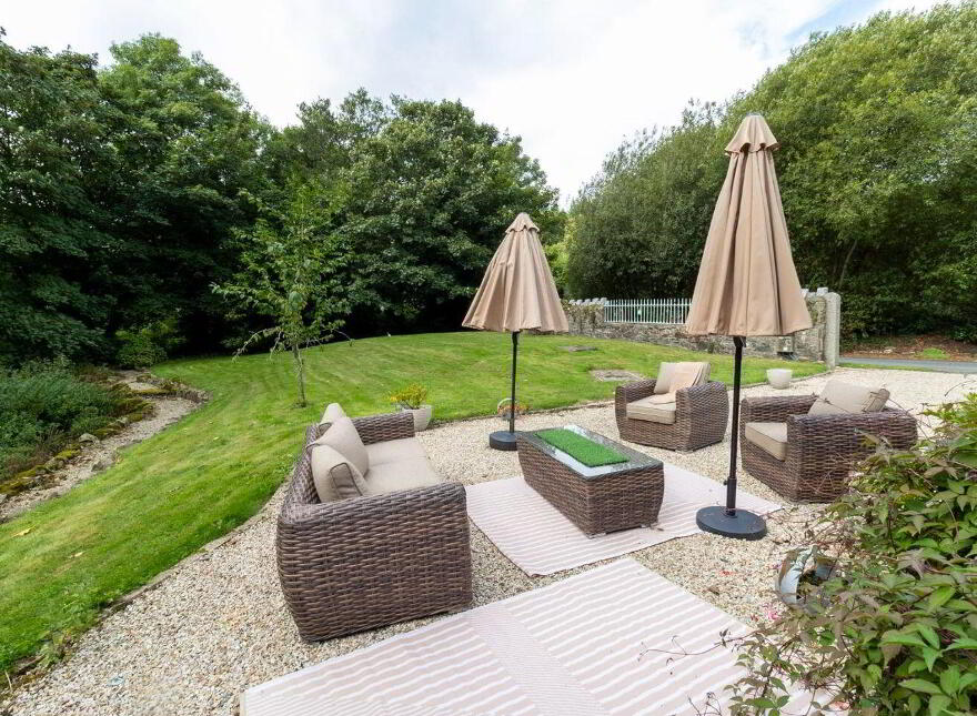 East, Gate Lodge, Glenart, Arklow, Y14HC98