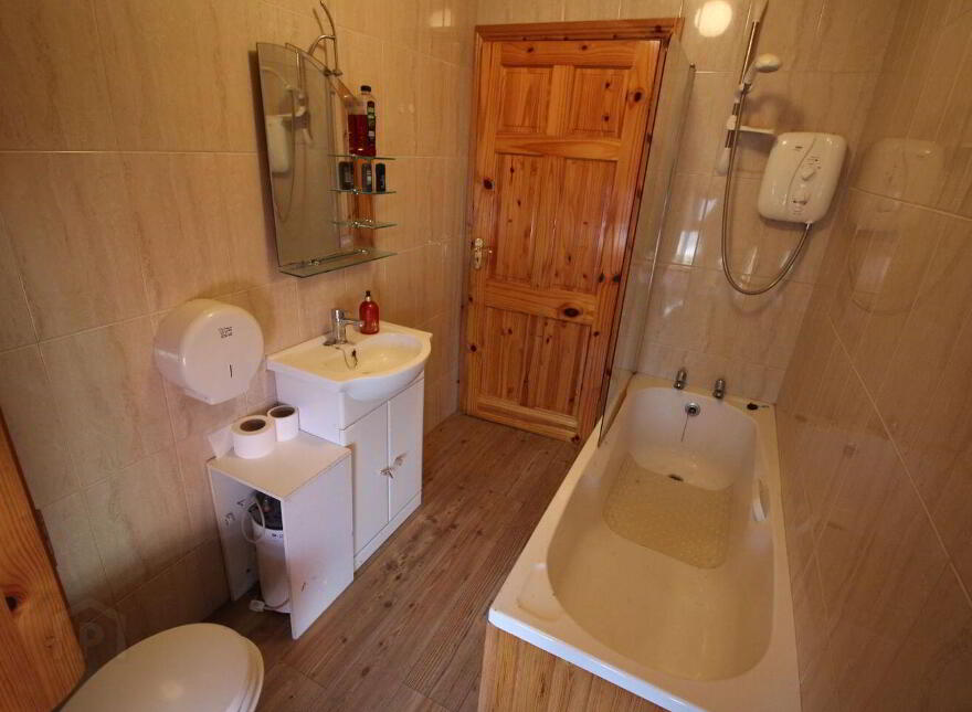 Fred's Bar, Rylane, Macroom, P32VY11