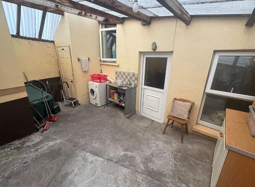 46 Main Street, Macroom, P12NY20
