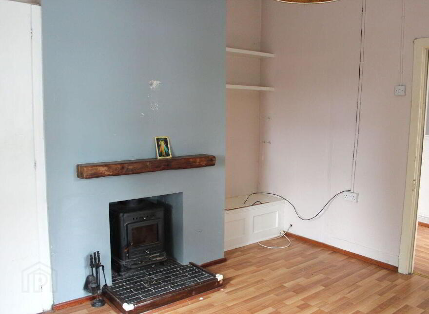 Roseborough, Tipperary Town, E34EE72