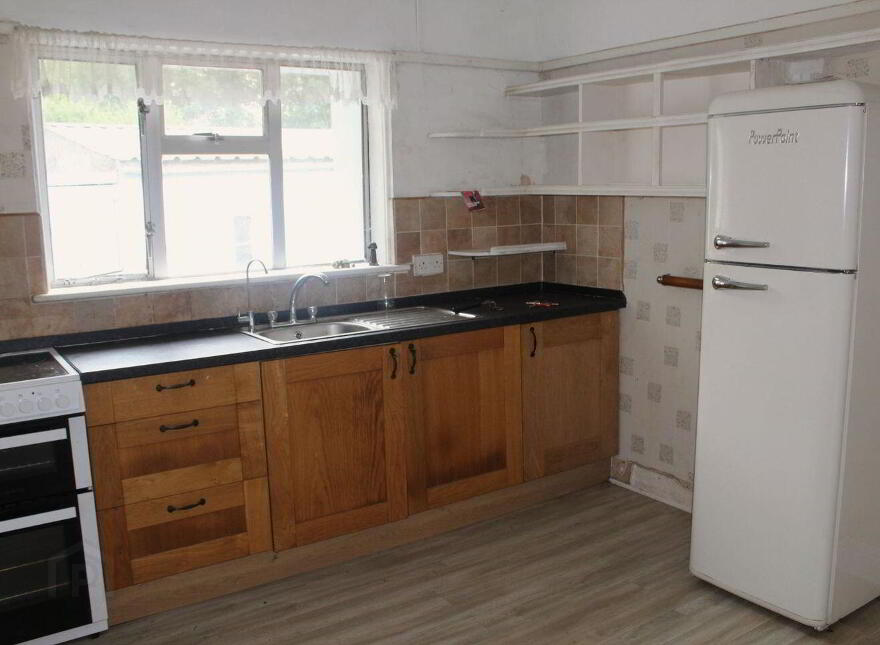 Roseborough, Tipperary Town, E34EE72