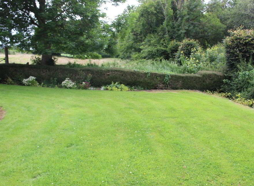 Roseborough, Tipperary Town, E34EE72