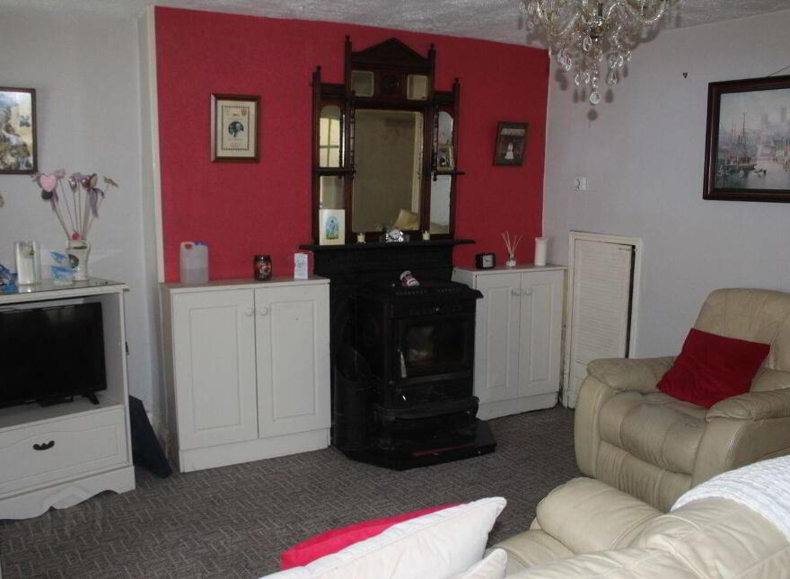 1 East Bank Place, Tipperary Town, E34CD79