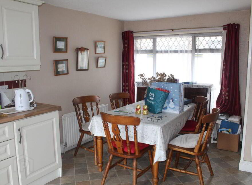 1 East Bank Place, Tipperary Town, E34CD79