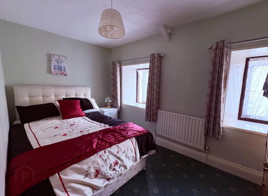 1 East Bank Place, Tipperary Town, E34CD79