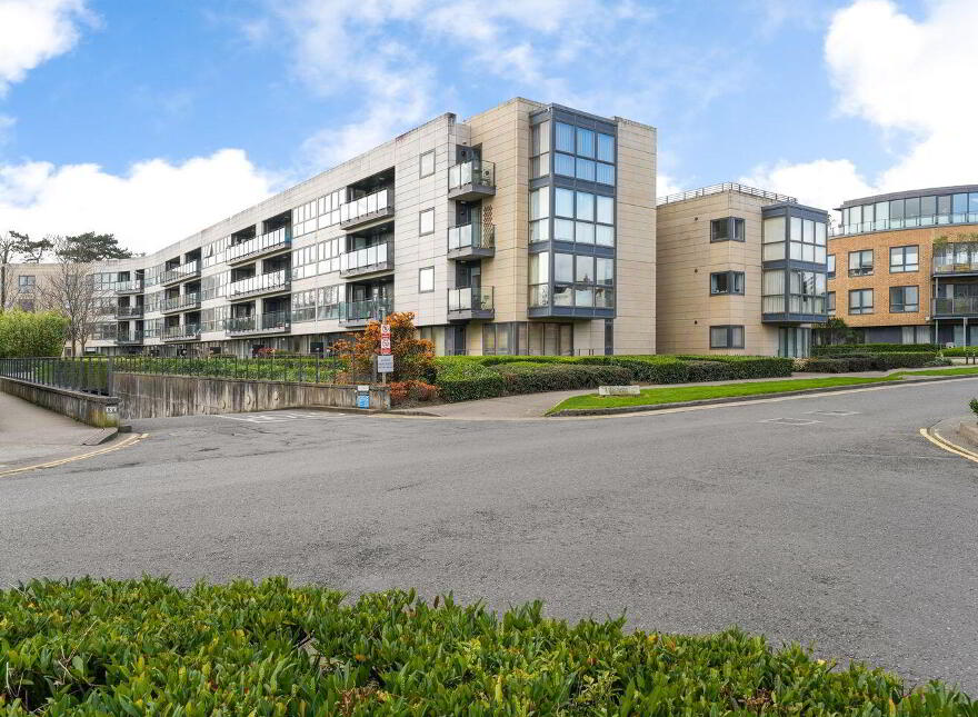 44 Merton Hall, Milltown Avenue, Mount Saint Annes, Milltown, D06