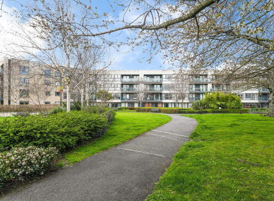 44 Merton Hall, Milltown Avenue, Mount Saint Annes, Milltown, D06