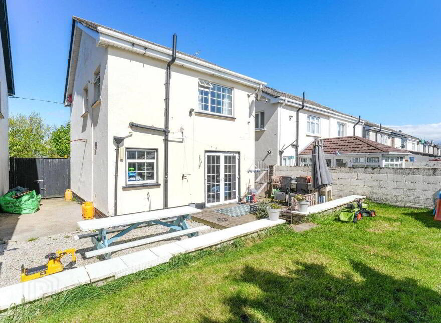 2 Pineview Park, Aylesbury, Dublin 24, D24