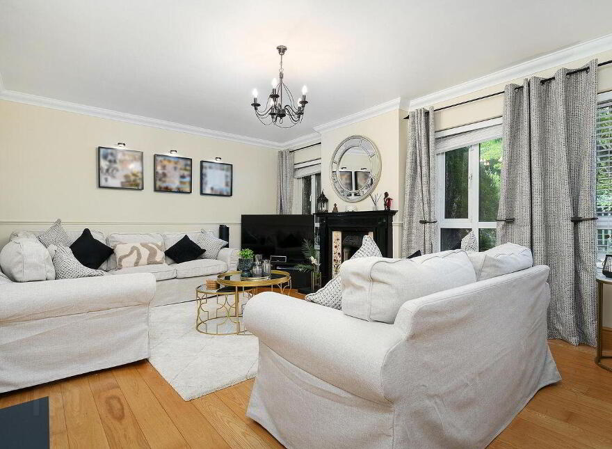 80 Castle Riada Avenue, Lucan