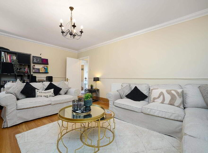 80 Castle Riada Avenue, Lucan