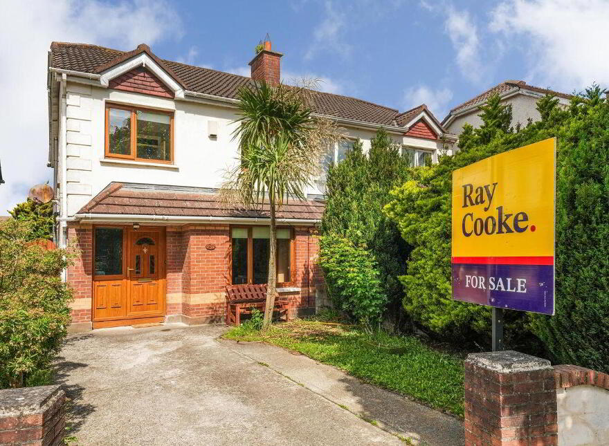 27 Earlsfort Lawn, Lucan