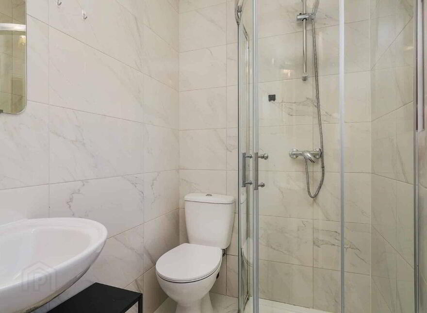 27 Earlsfort Lawn, Lucan