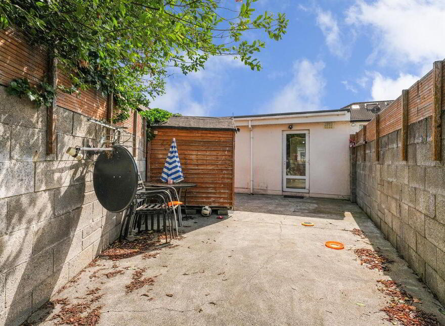 27 Earlsfort Lawn, Lucan