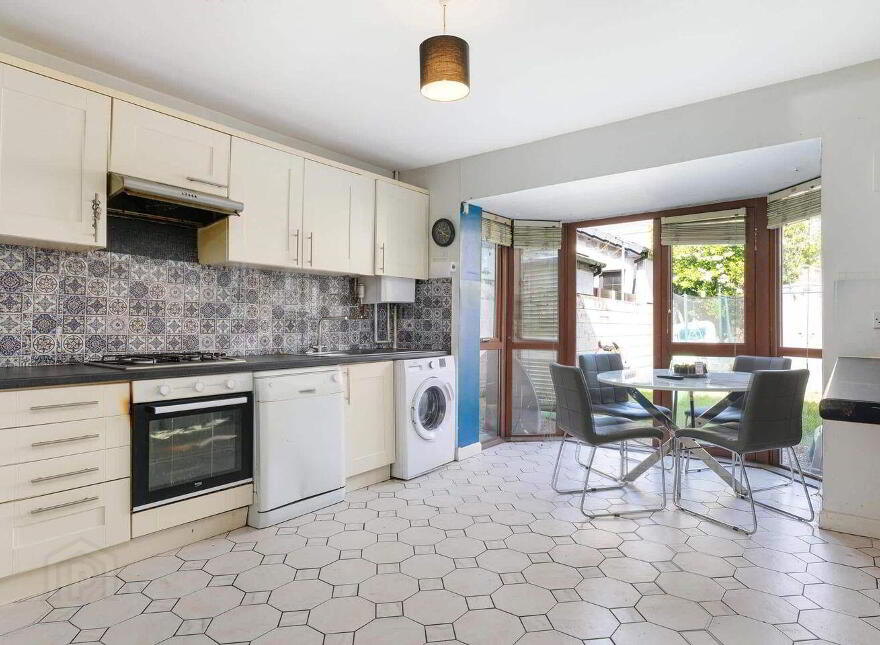8 Palmers Court, Palmerstown, Palmerstown, D20
