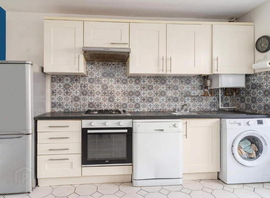 8 Palmers Court, Palmerstown, Palmerstown, D20