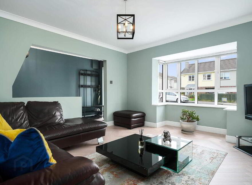 18 Griffeen Glen Crescent, Lucan