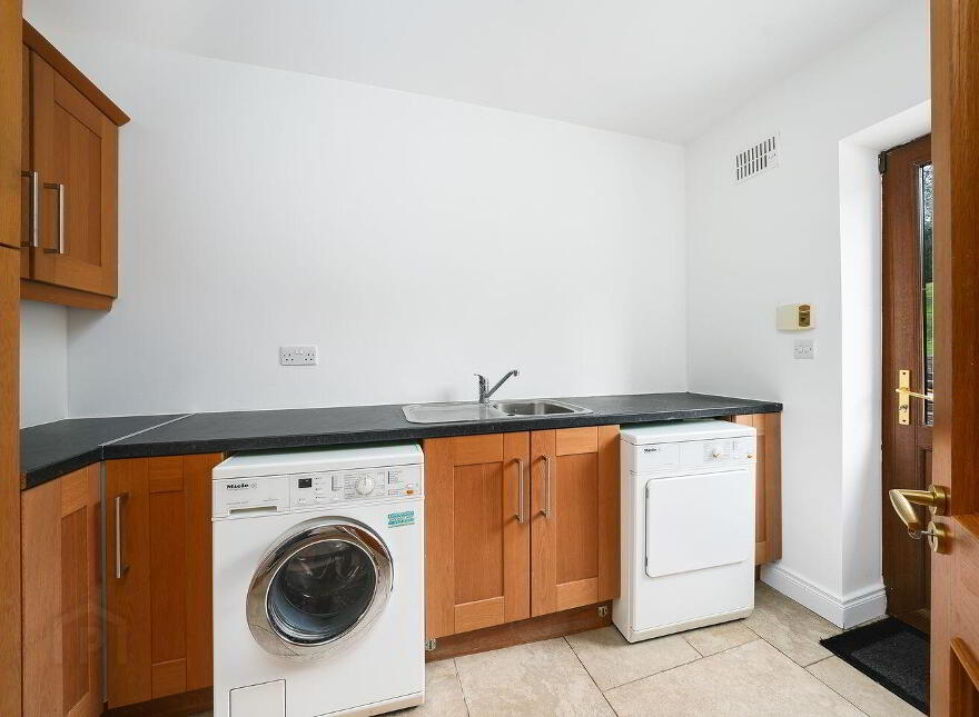 Redgap, Rathcoole