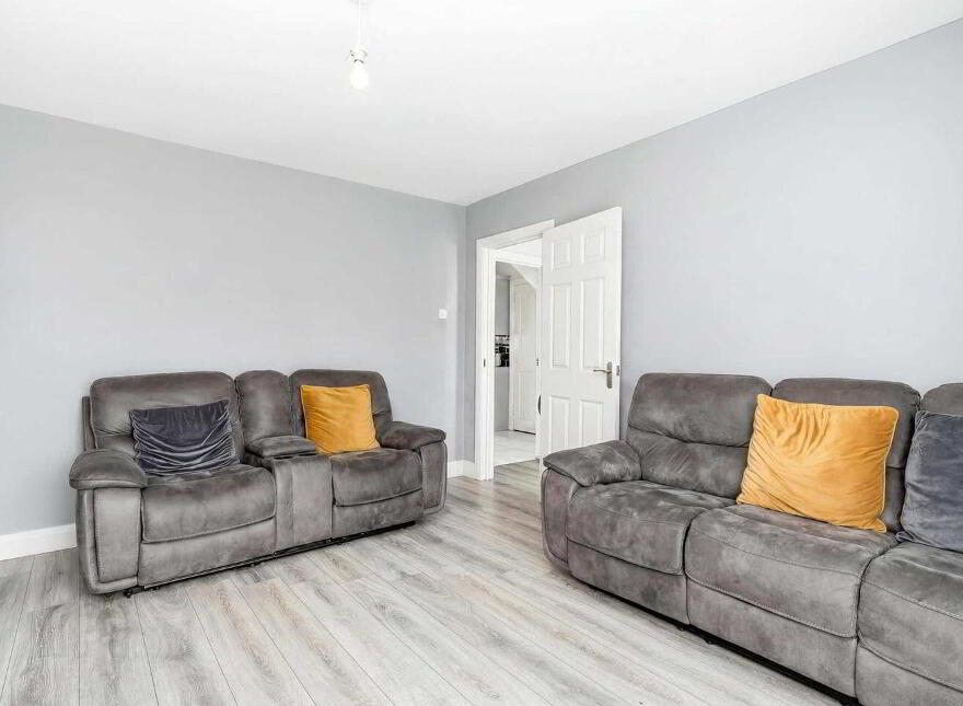 31 Seskin View Road, Old Bawn, Dublin 24, D24
