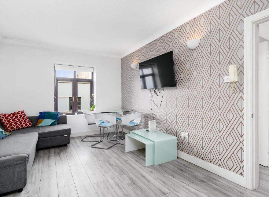 23 Clarendon Hall, Aungier Street, Dublin, D02