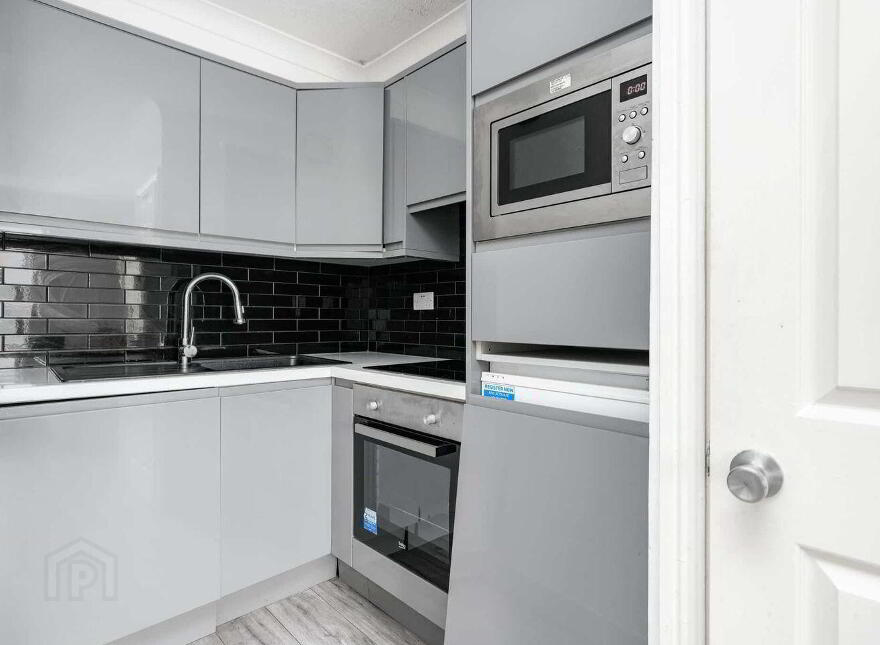 23 Clarendon Hall, Aungier Street, Dublin, D02