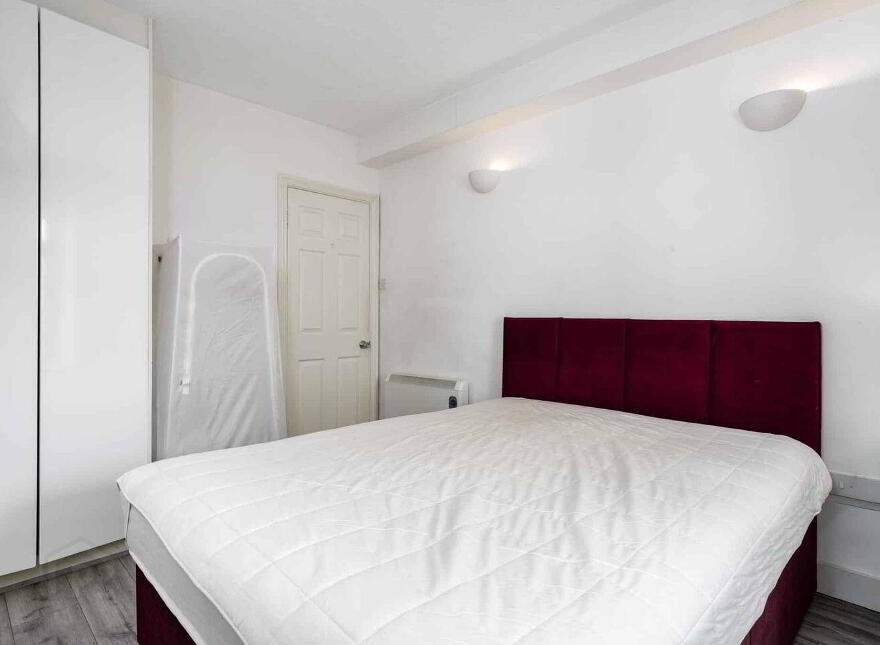 23 Clarendon Hall, Aungier Street, Dublin, D02