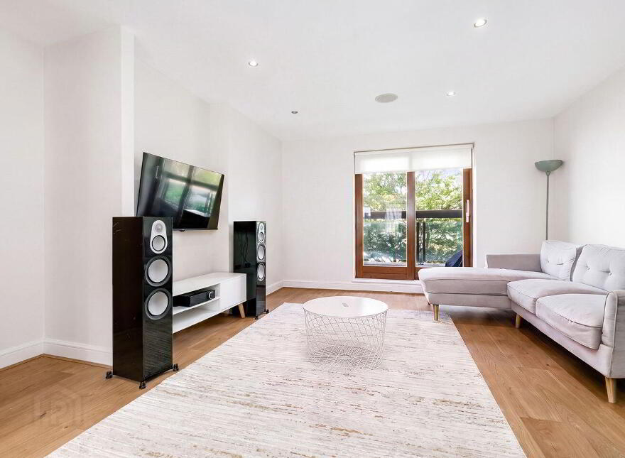 13 The Paddock Square, Adamstown