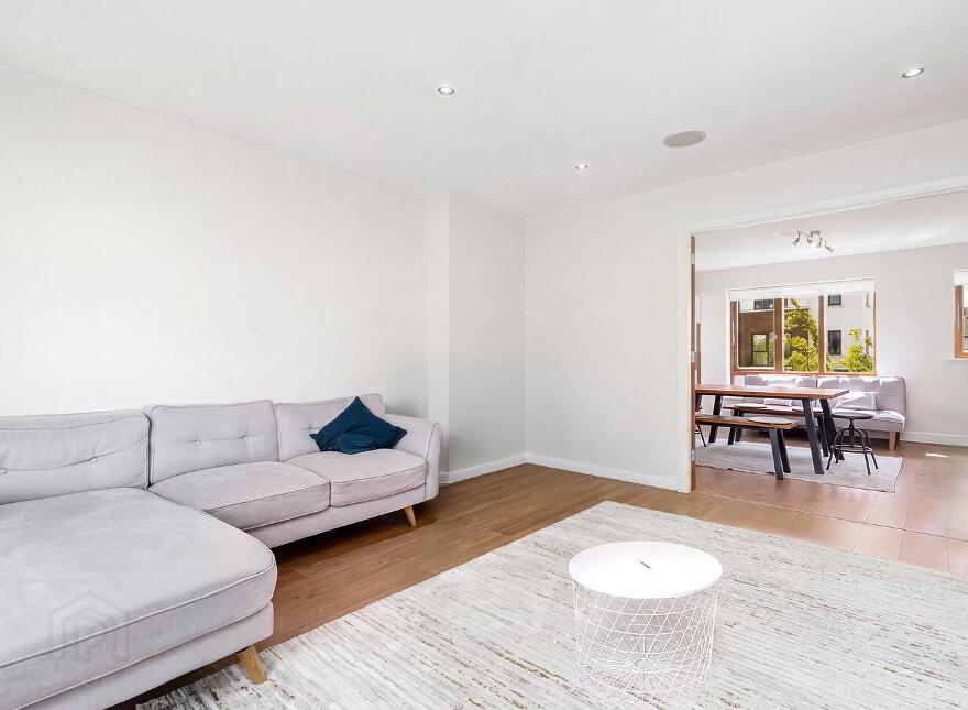 13 The Paddock Square, Adamstown