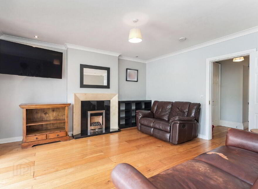 81 Embassy Manor, Kill