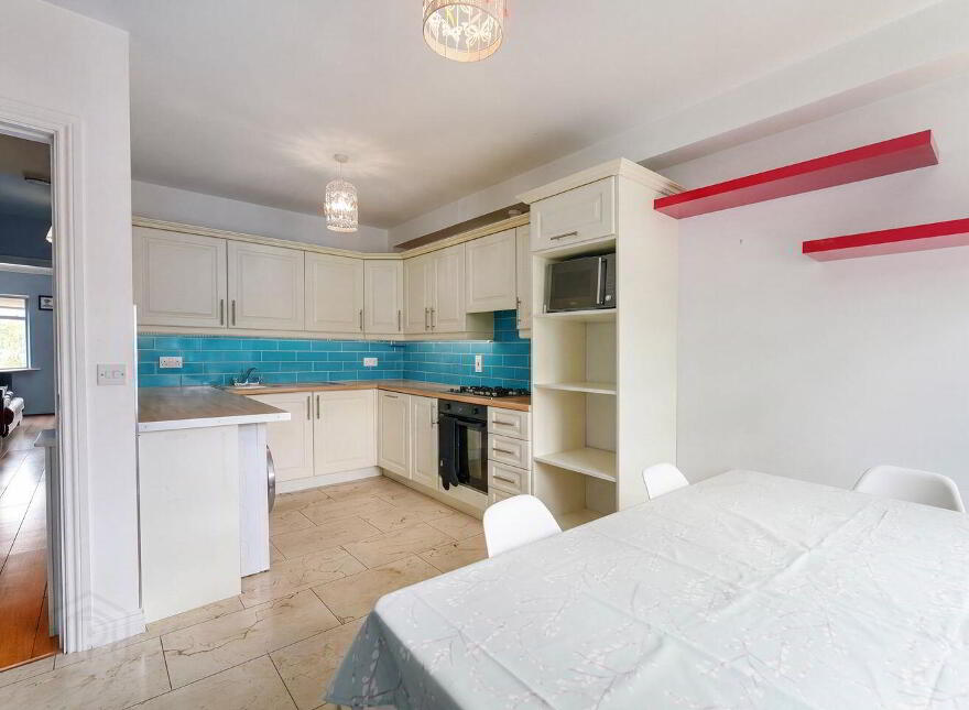 81 Embassy Manor, Kill
