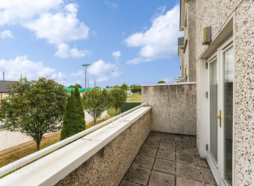 81 Embassy Manor, Kill