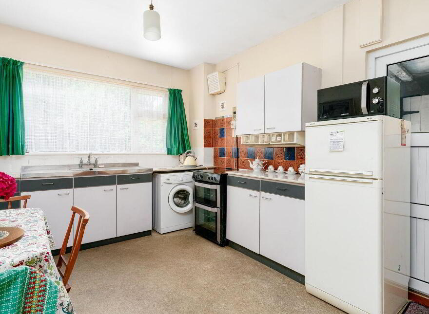 2 Thomastown Road, Glenageary